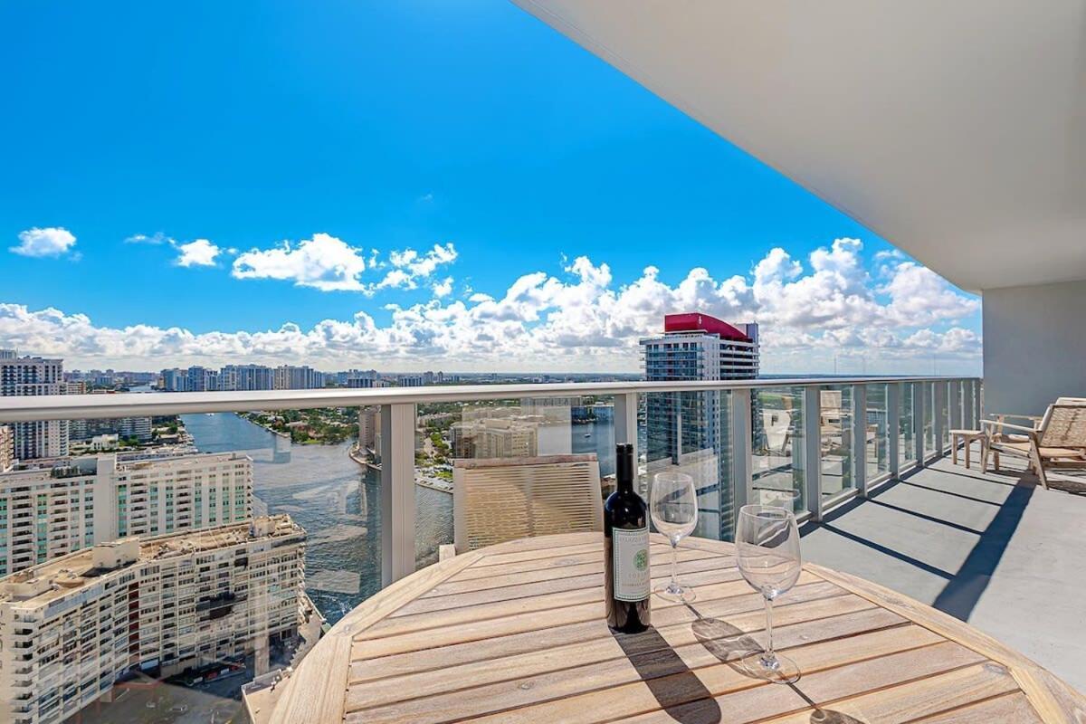 Апартаменти Wrap Around Balcony - Insane Views - Amazing Pools Голлівуд Екстер'єр фото