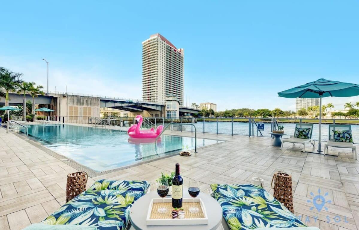 Апартаменти Wrap Around Balcony - Insane Views - Amazing Pools Голлівуд Екстер'єр фото