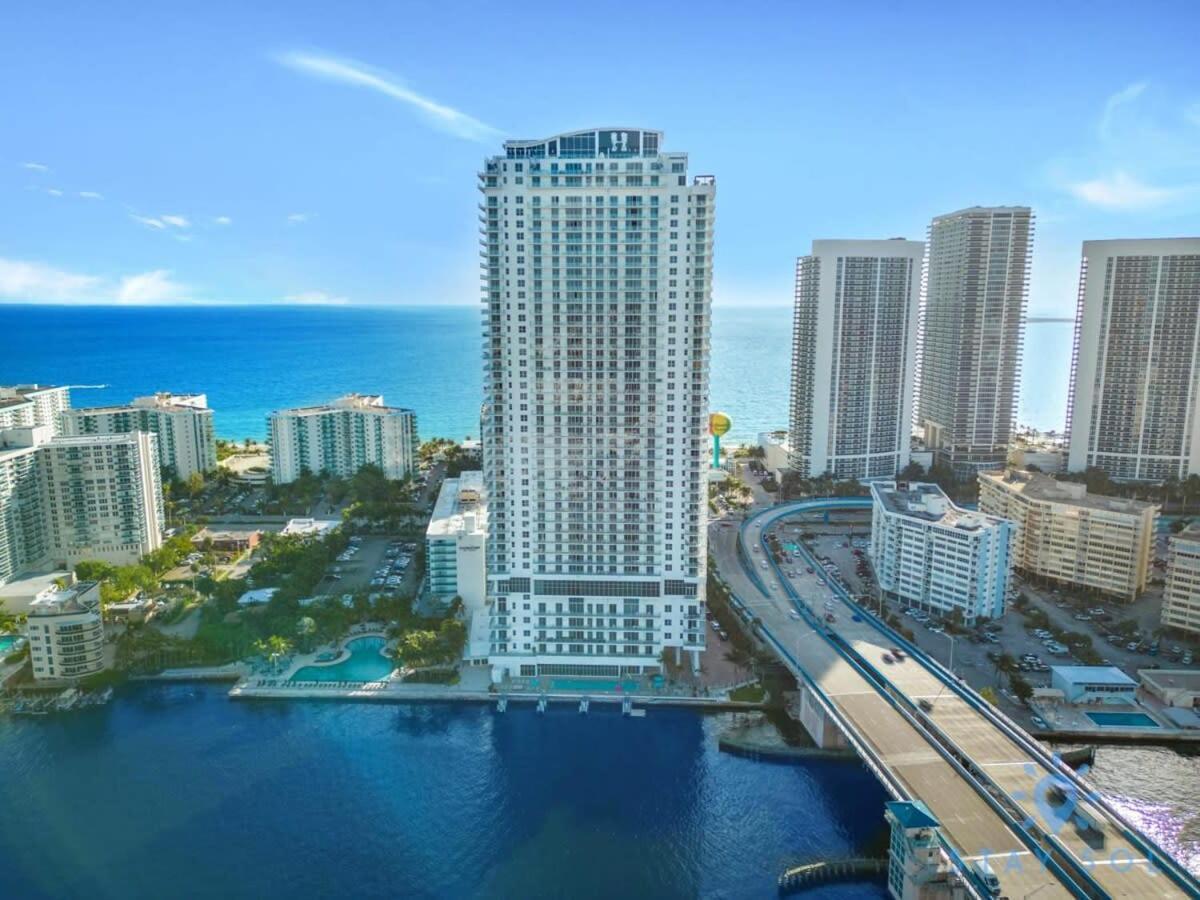 Апартаменти Wrap Around Balcony - Insane Views - Amazing Pools Голлівуд Екстер'єр фото