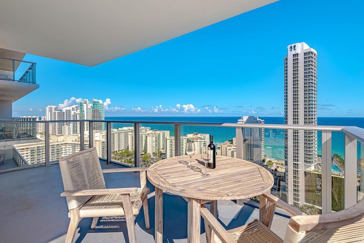 Апартаменти Wrap Around Balcony - Insane Views - Amazing Pools Голлівуд Екстер'єр фото