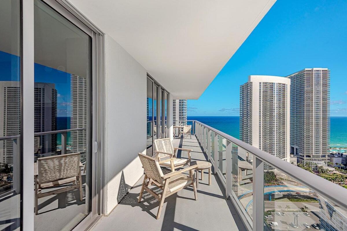 Апартаменти Wrap Around Balcony - Insane Views - Amazing Pools Голлівуд Екстер'єр фото