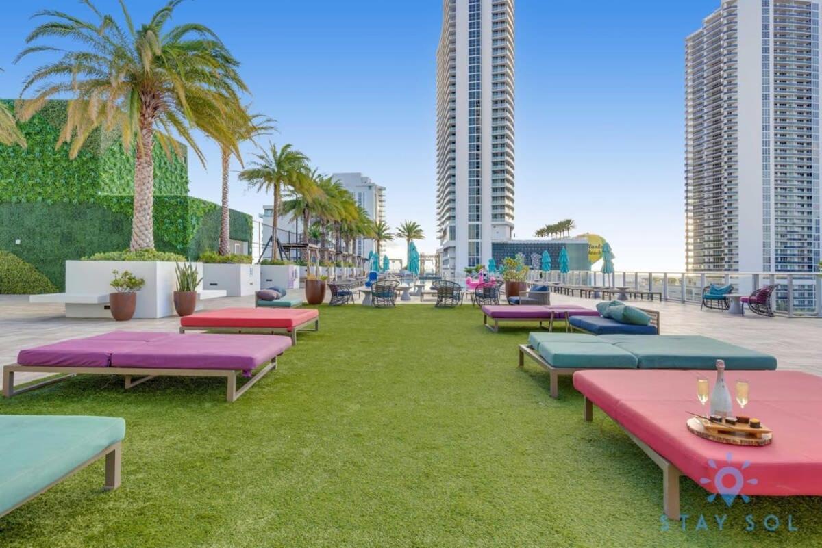 Апартаменти Wrap Around Balcony - Insane Views - Amazing Pools Голлівуд Екстер'єр фото