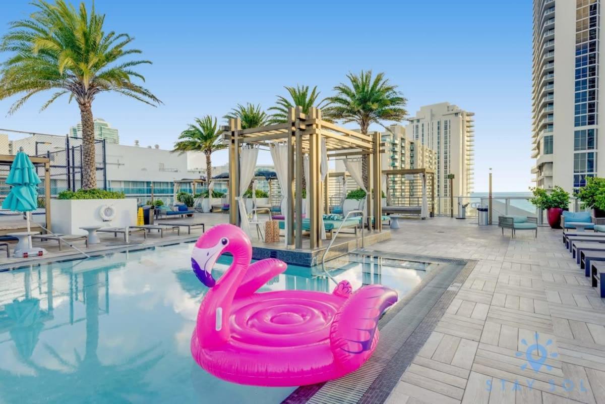 Апартаменти Wrap Around Balcony - Insane Views - Amazing Pools Голлівуд Екстер'єр фото