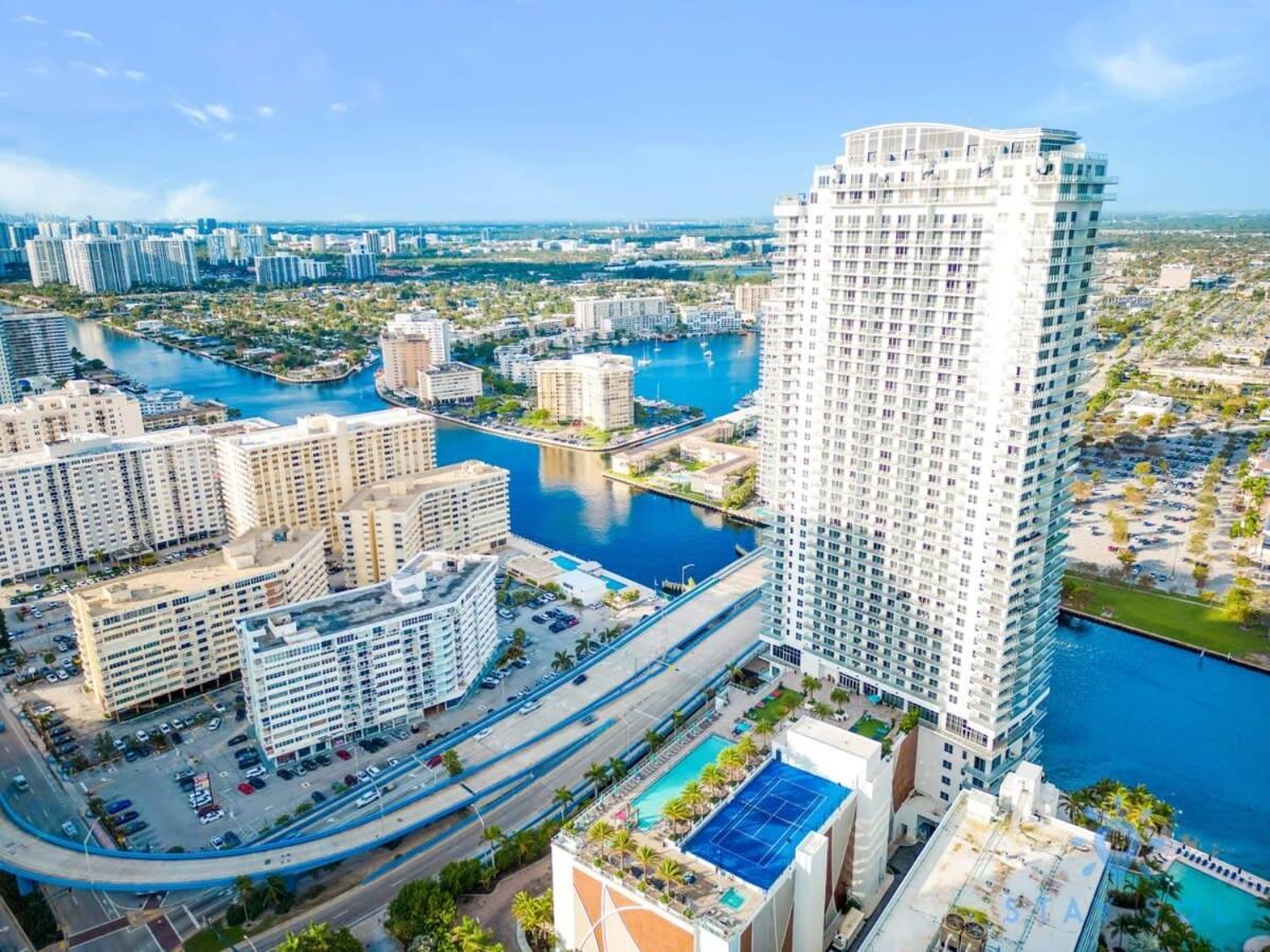 Апартаменти Wrap Around Balcony - Insane Views - Amazing Pools Голлівуд Екстер'єр фото